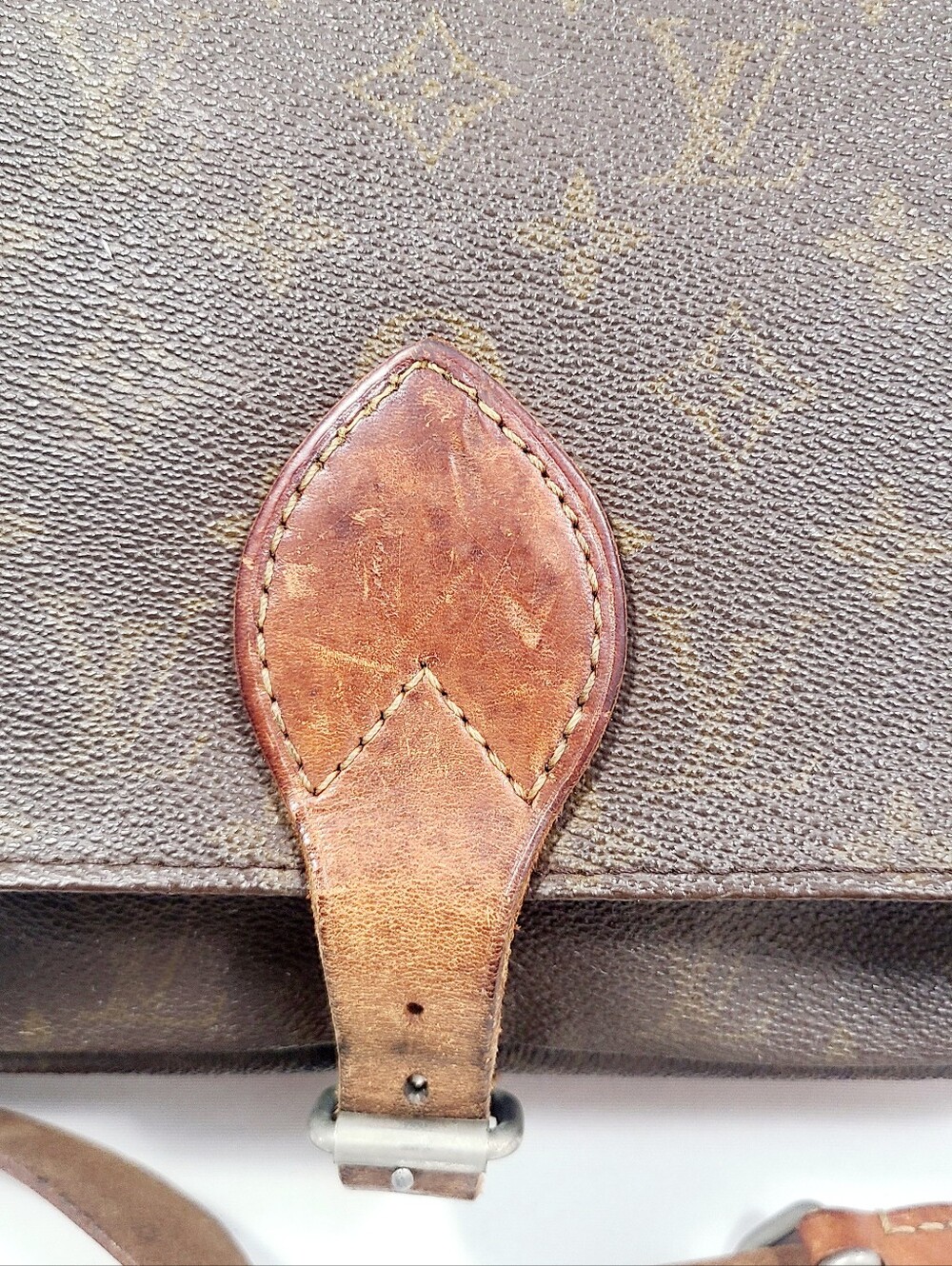 Vintage Louis Vuitton Leather Shoulder Bag - Picture 4 of 7